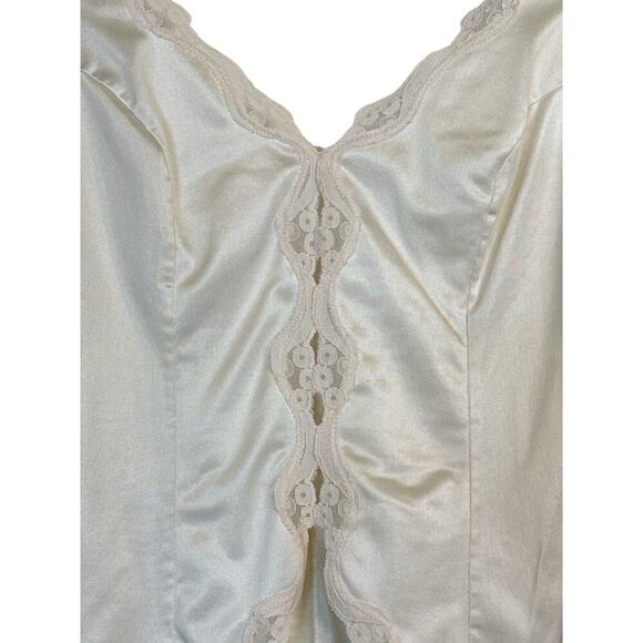 Warner's Frostings Women's Peekaboo Lace Trim Pullover Camisole Top Size M Beige - Picture 3 of 6
